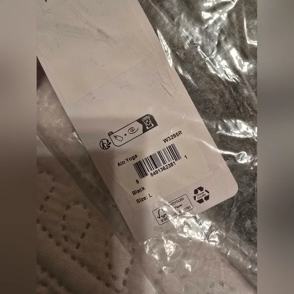 ALO Soho Pullover NWT Black Size L - Picture 8 of 8